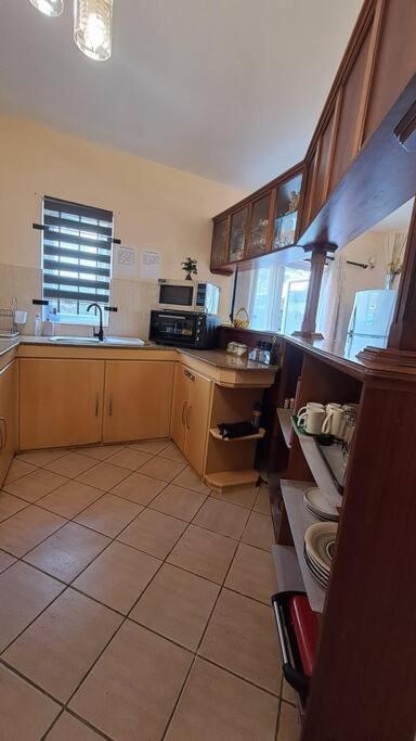 Sunshine Luxurious Villa:4 Mins Walk From Beach Flic-en-Flacq Zewnętrze zdjęcie