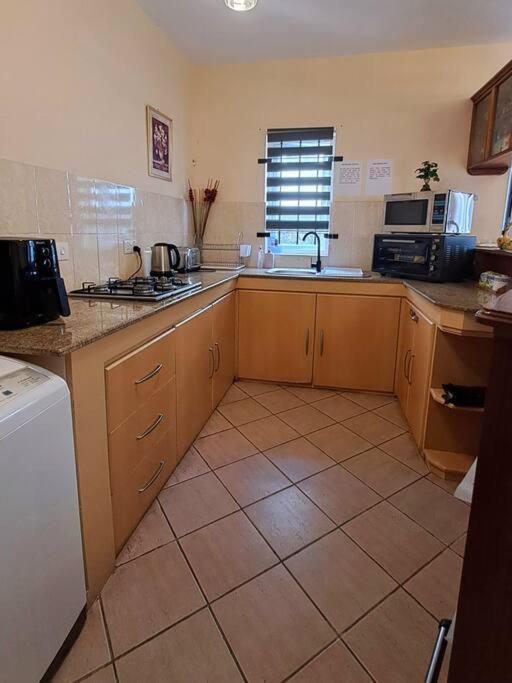 Sunshine Luxurious Villa:4 Mins Walk From Beach Flic-en-Flacq Zewnętrze zdjęcie
